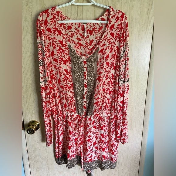 Free People Gardenia Combo Red White Floral Medallion Print Resort Romper Size S - Picture 2 of 11